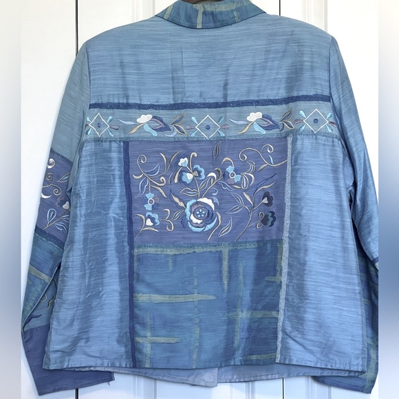 Vintage Indigo Moon light blue and light purple embroidered floral jacket - Picture 3 of 11